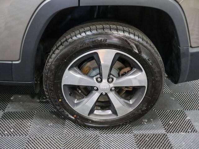 used 2019 Jeep Cherokee car, priced at $18,161