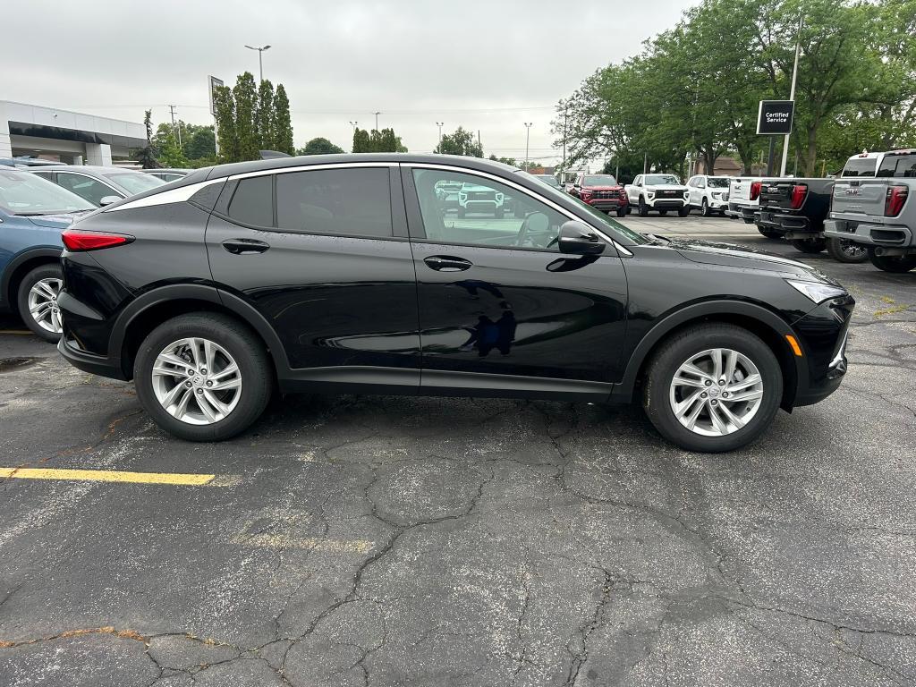 new 2025 Buick Envista car, priced at $25,169
