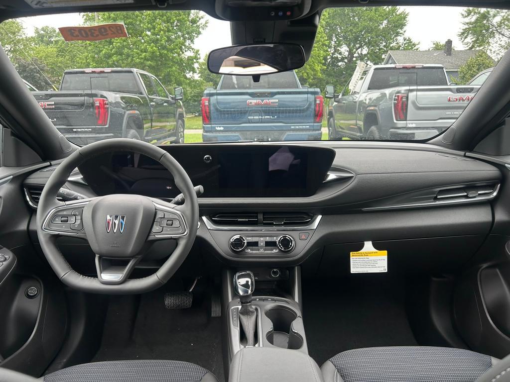 new 2025 Buick Envista car, priced at $25,169