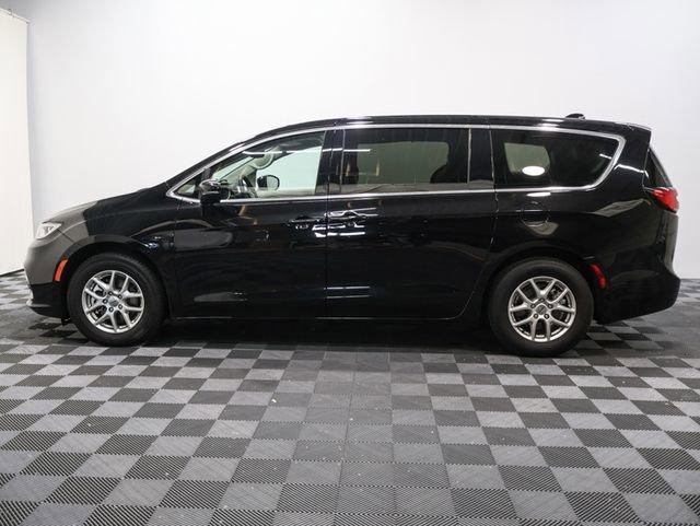 used 2024 Chrysler Pacifica car, priced at $29,684