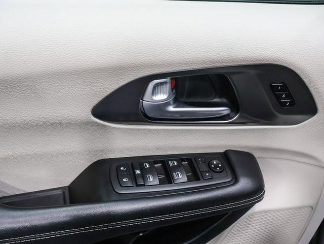 used 2024 Chrysler Pacifica car, priced at $29,684