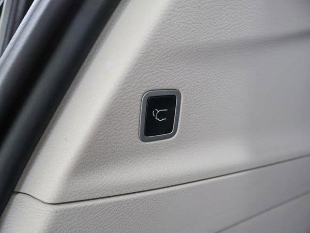 used 2024 Chrysler Pacifica car, priced at $29,684