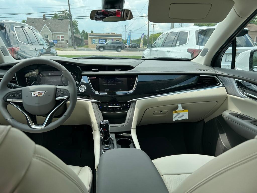 new 2025 Cadillac XT6 car, priced at $56,309