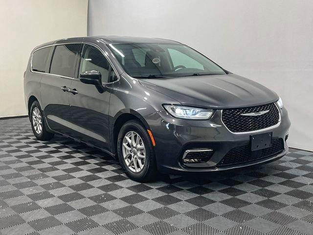 used 2023 Chrysler Pacifica car, priced at $24,352