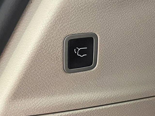 used 2023 Chrysler Pacifica car, priced at $24,352
