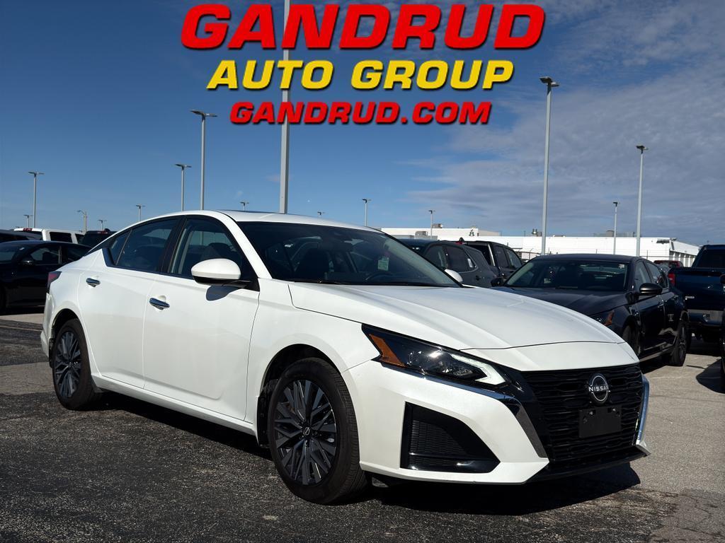 used 2023 Nissan Altima car, priced at $25,790