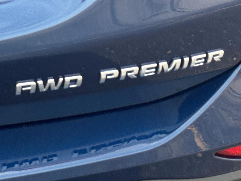 used 2022 Chevrolet Equinox car, priced at $26,995