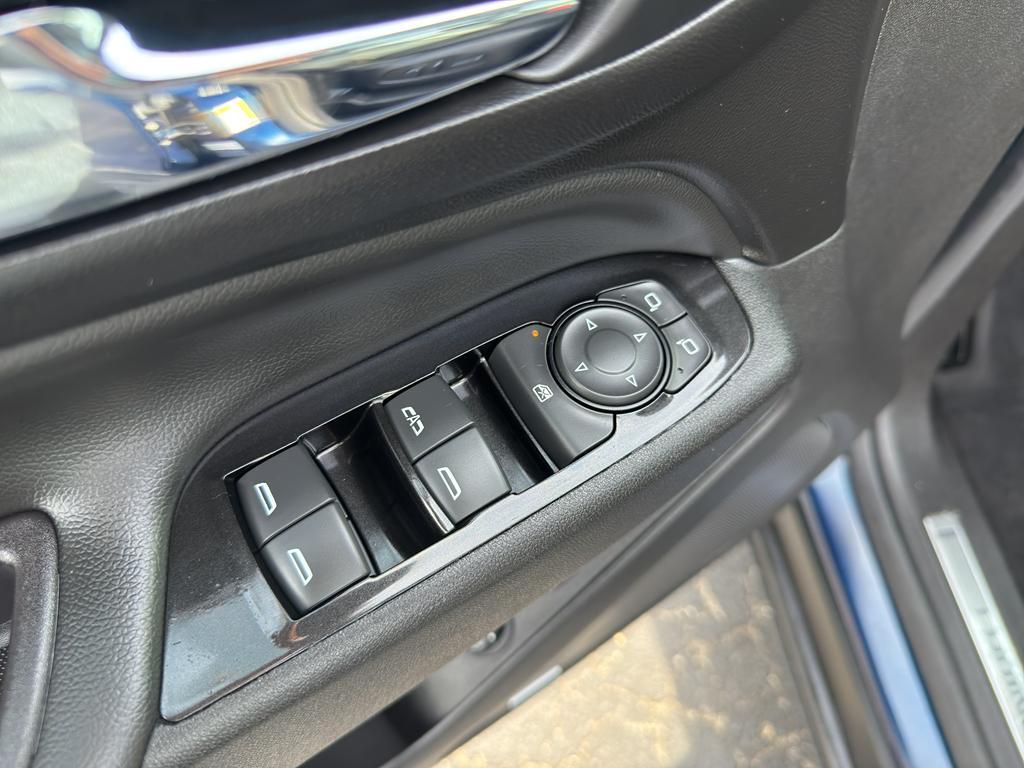 used 2022 Chevrolet Equinox car, priced at $26,995