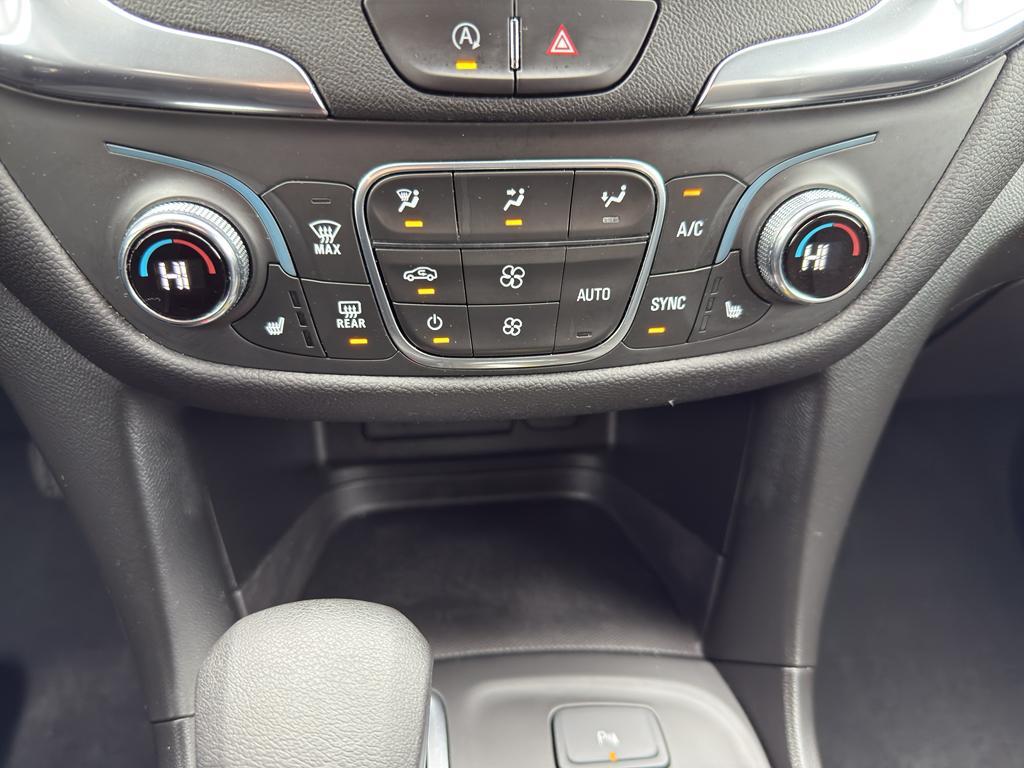 used 2022 Chevrolet Equinox car, priced at $22,290
