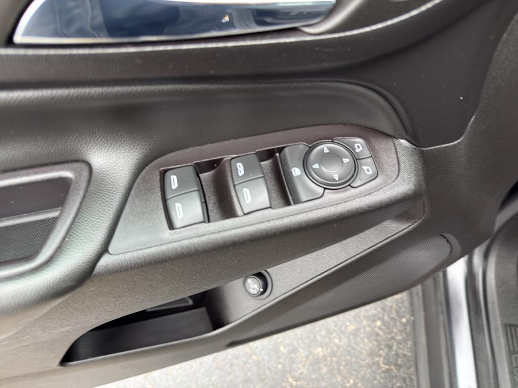 used 2022 Chevrolet Equinox car, priced at $22,290