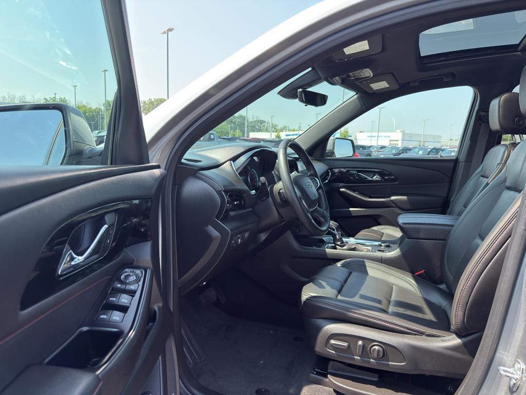 used 2023 Chevrolet Traverse car, priced at $44,990