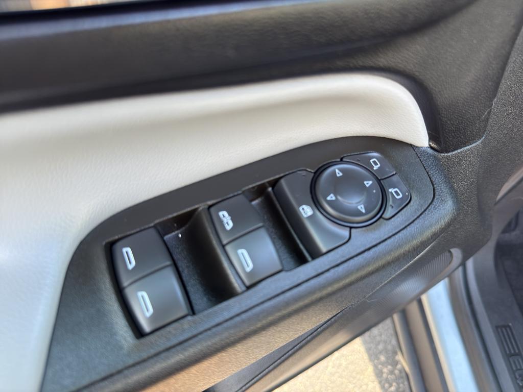 used 2023 Chevrolet Equinox car, priced at $24,990