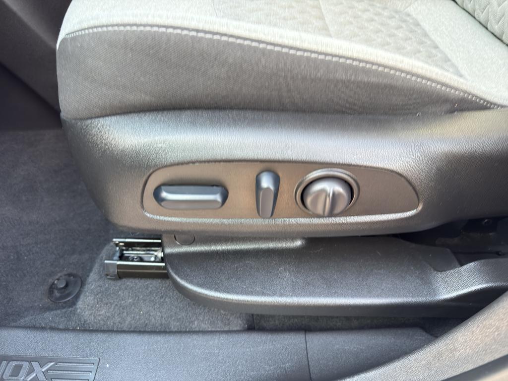 used 2023 Chevrolet Equinox car, priced at $24,990