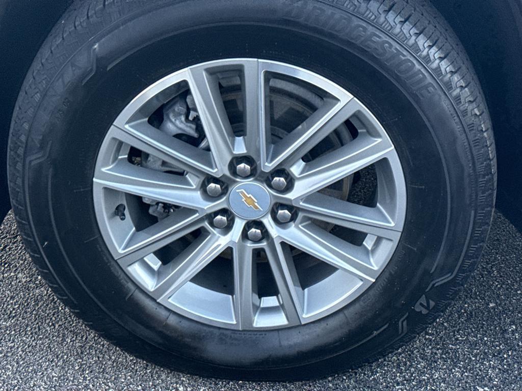 used 2023 Chevrolet Traverse car, priced at $35,990