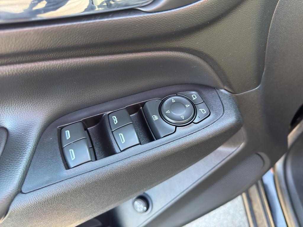 used 2018 Chevrolet Equinox car, priced at $9,486