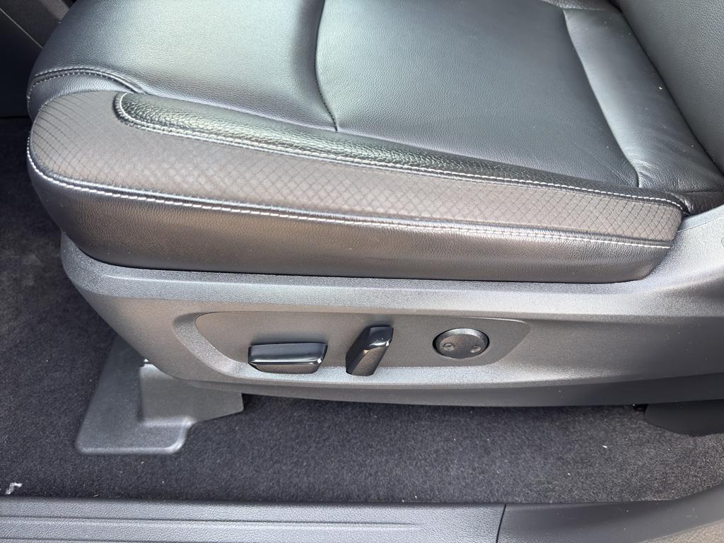 used 2022 Nissan Pathfinder car, priced at $34,990