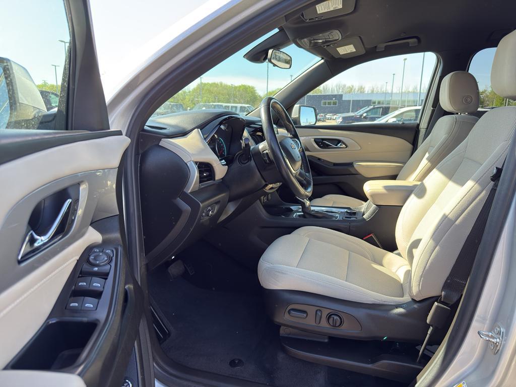 used 2022 Chevrolet Traverse car, priced at $34,990