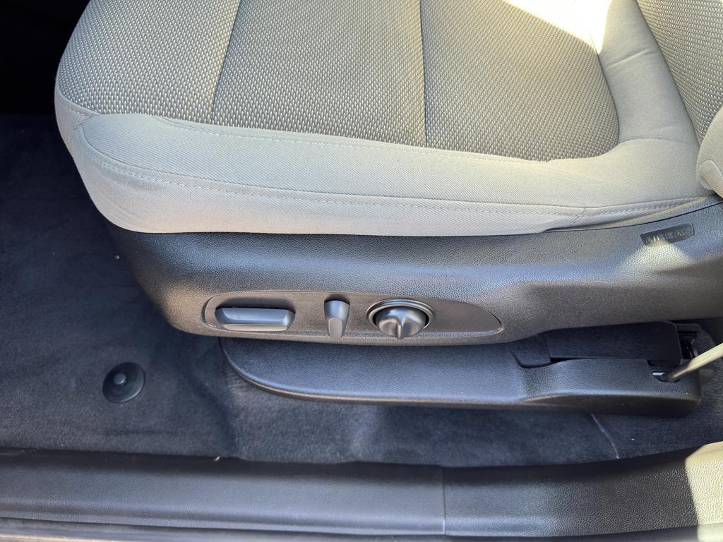 used 2022 Chevrolet Traverse car, priced at $34,990