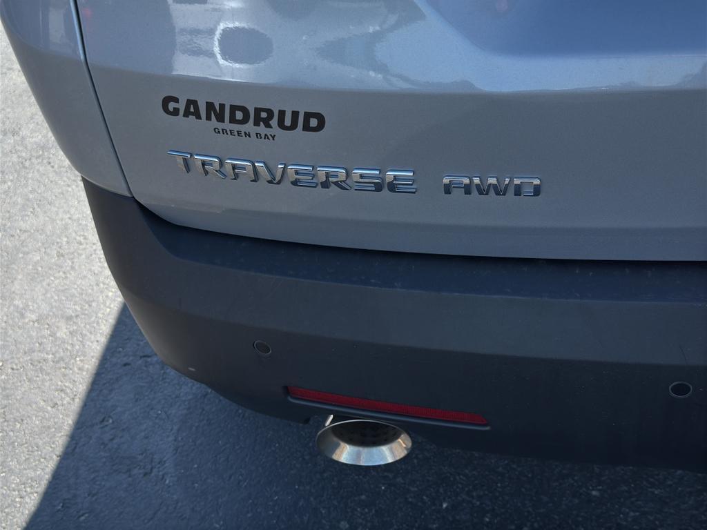 used 2022 Chevrolet Traverse car, priced at $34,990