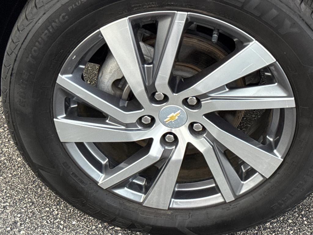 used 2022 Chevrolet Equinox car, priced at $24,990