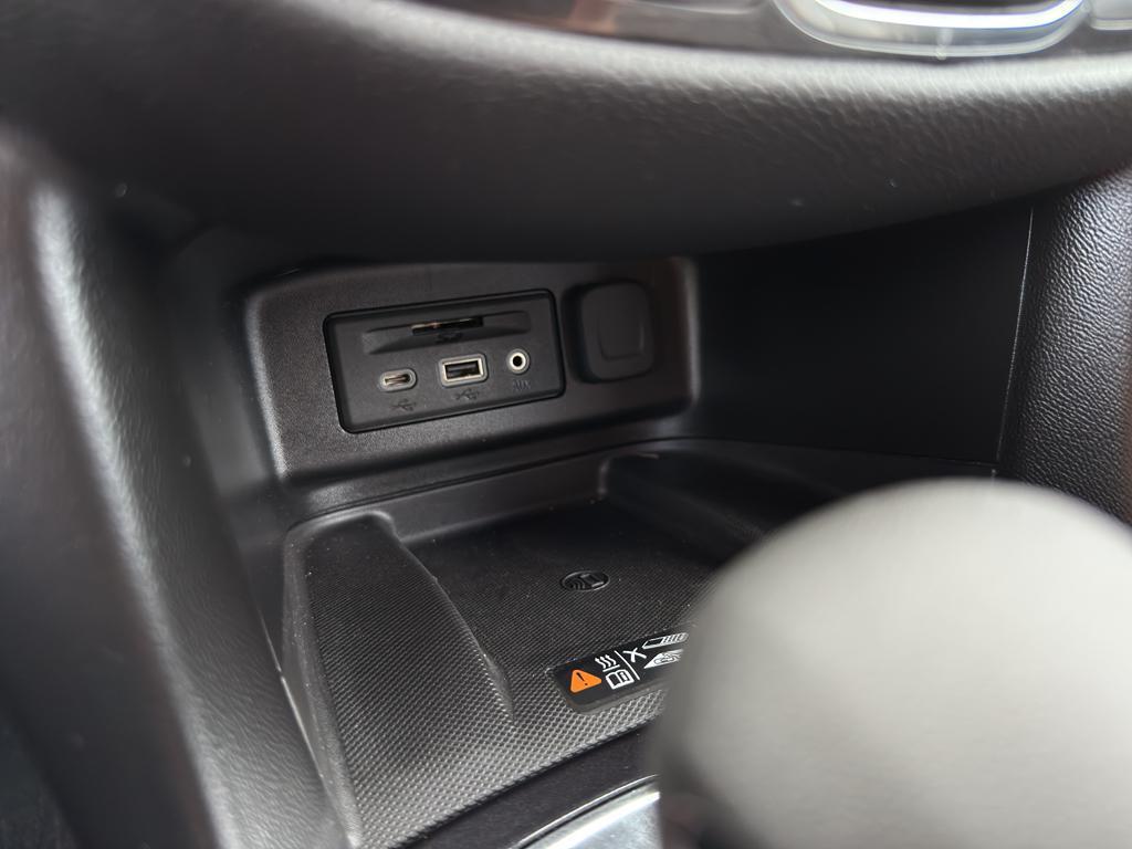 used 2022 Chevrolet Equinox car, priced at $24,990
