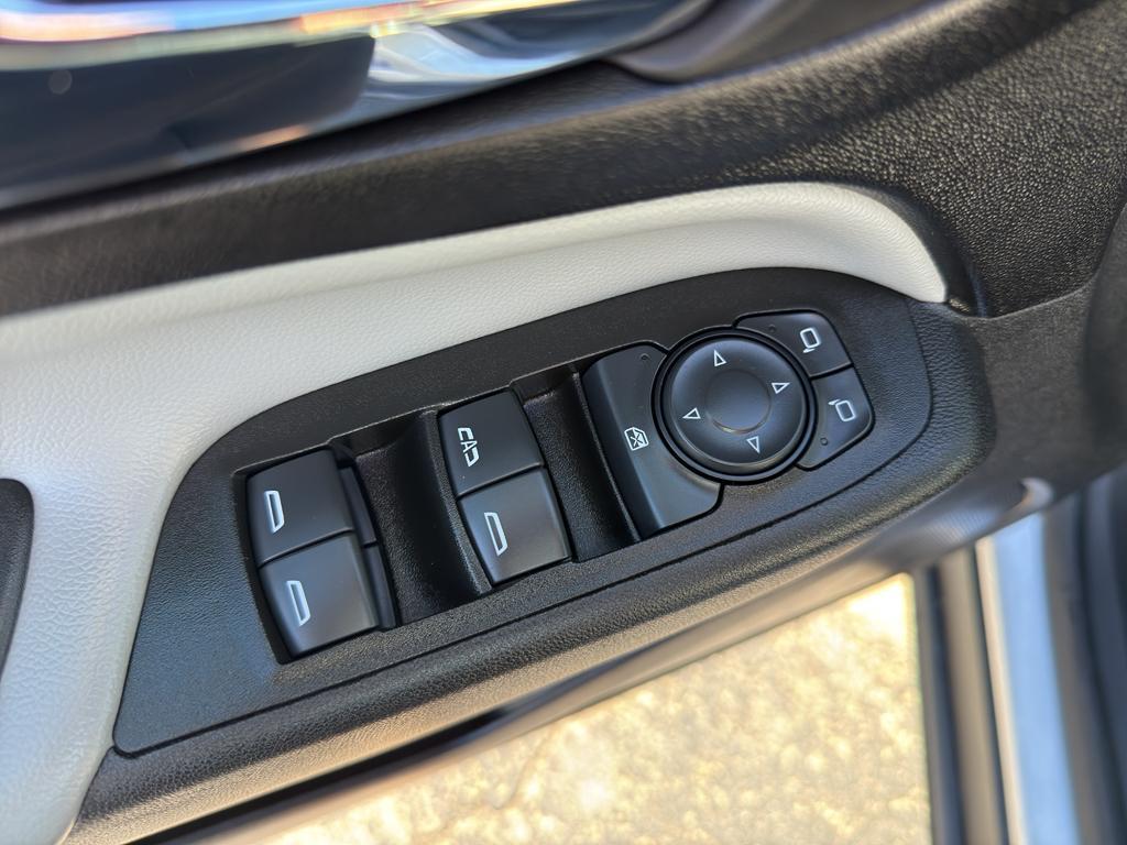 used 2022 Chevrolet Equinox car, priced at $20,990
