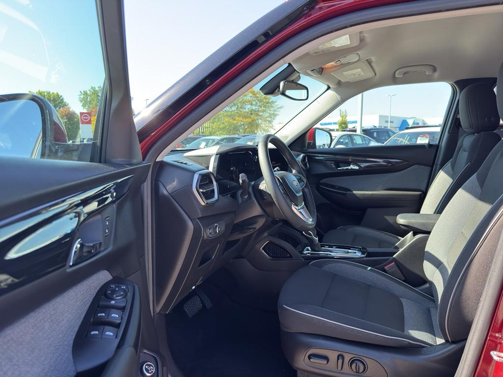 used 2024 Chevrolet TrailBlazer car, priced at $25,990