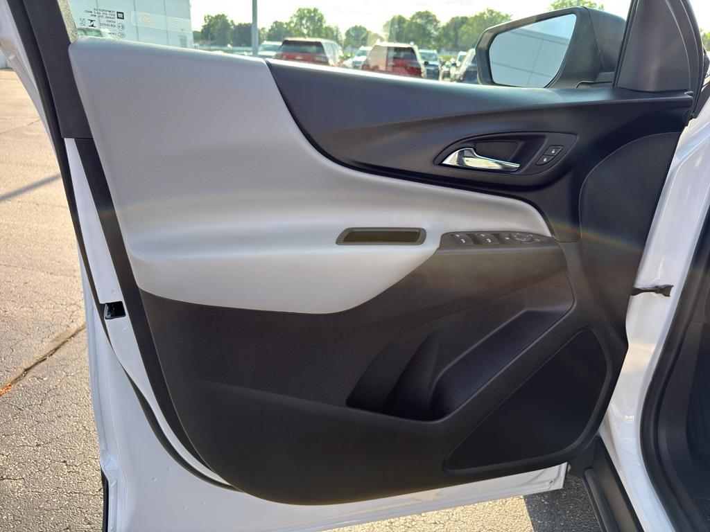 used 2024 Chevrolet Equinox car, priced at $24,990