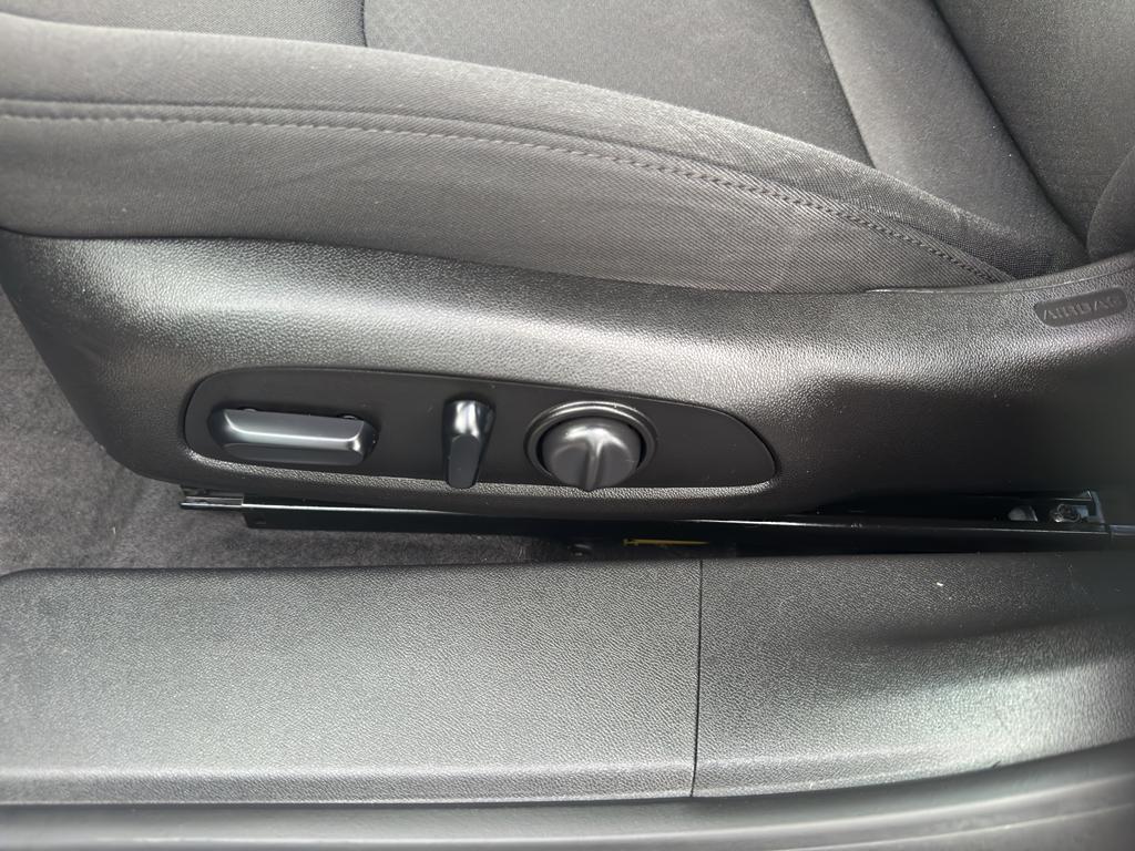 used 2019 Chevrolet Malibu car, priced at $15,995