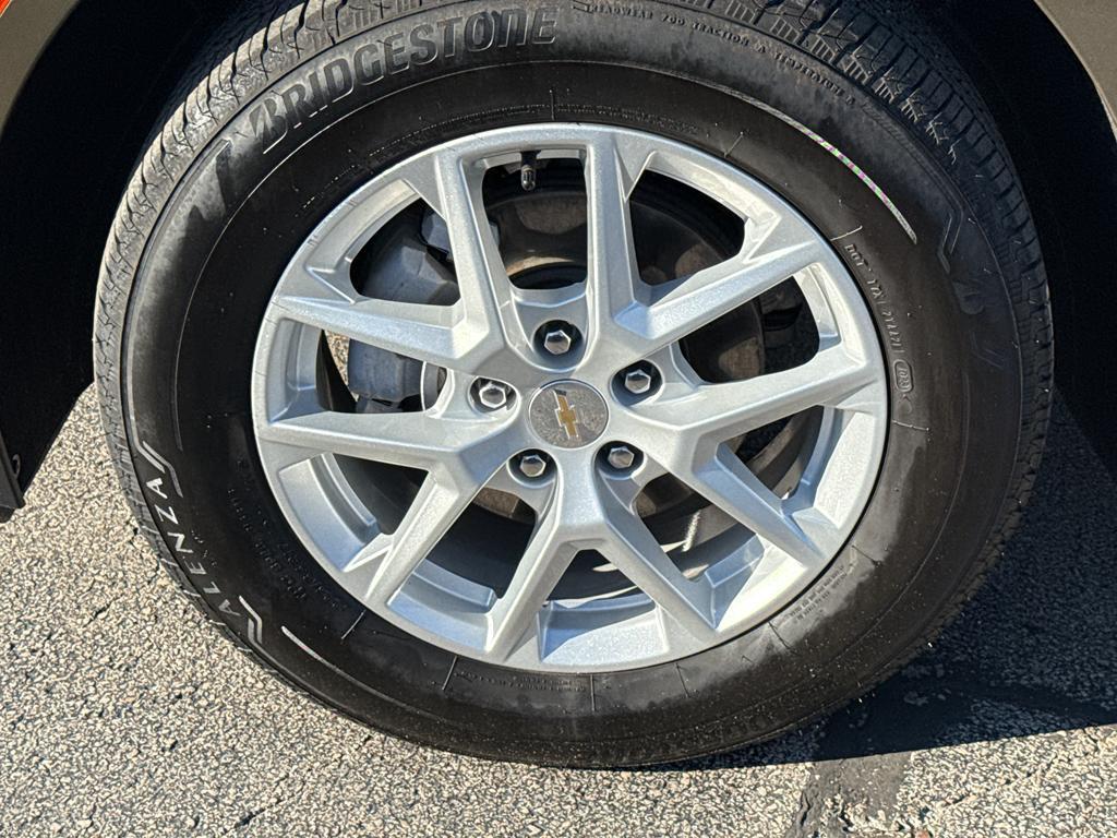 used 2023 Chevrolet Equinox car, priced at $24,990