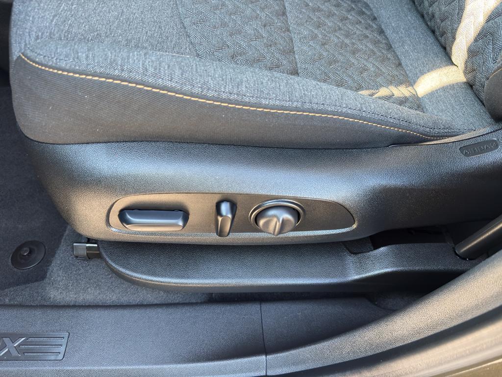 used 2023 Chevrolet Equinox car, priced at $24,990