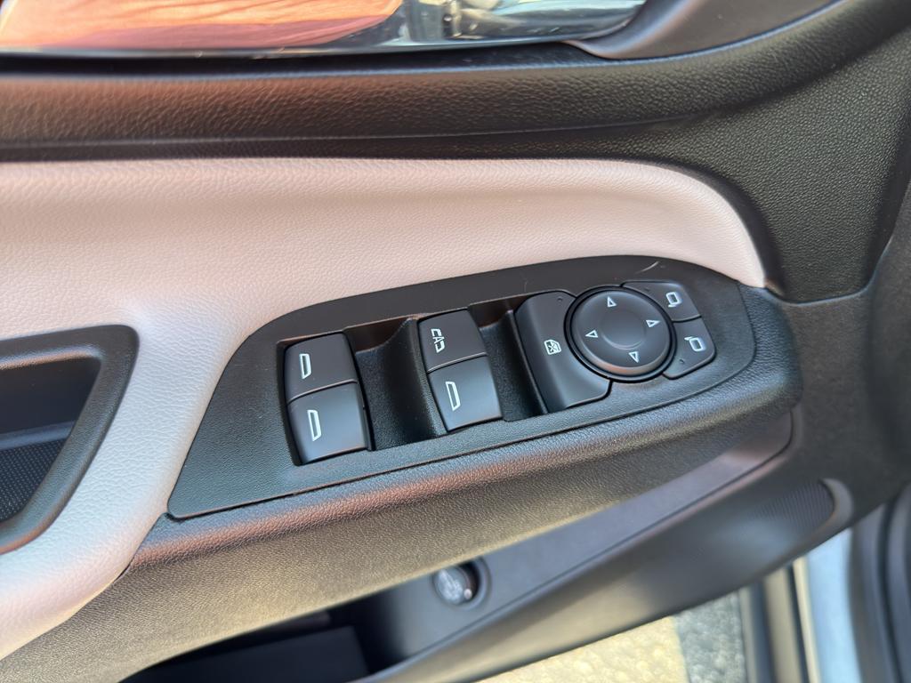 used 2023 Chevrolet Equinox car, priced at $25,690