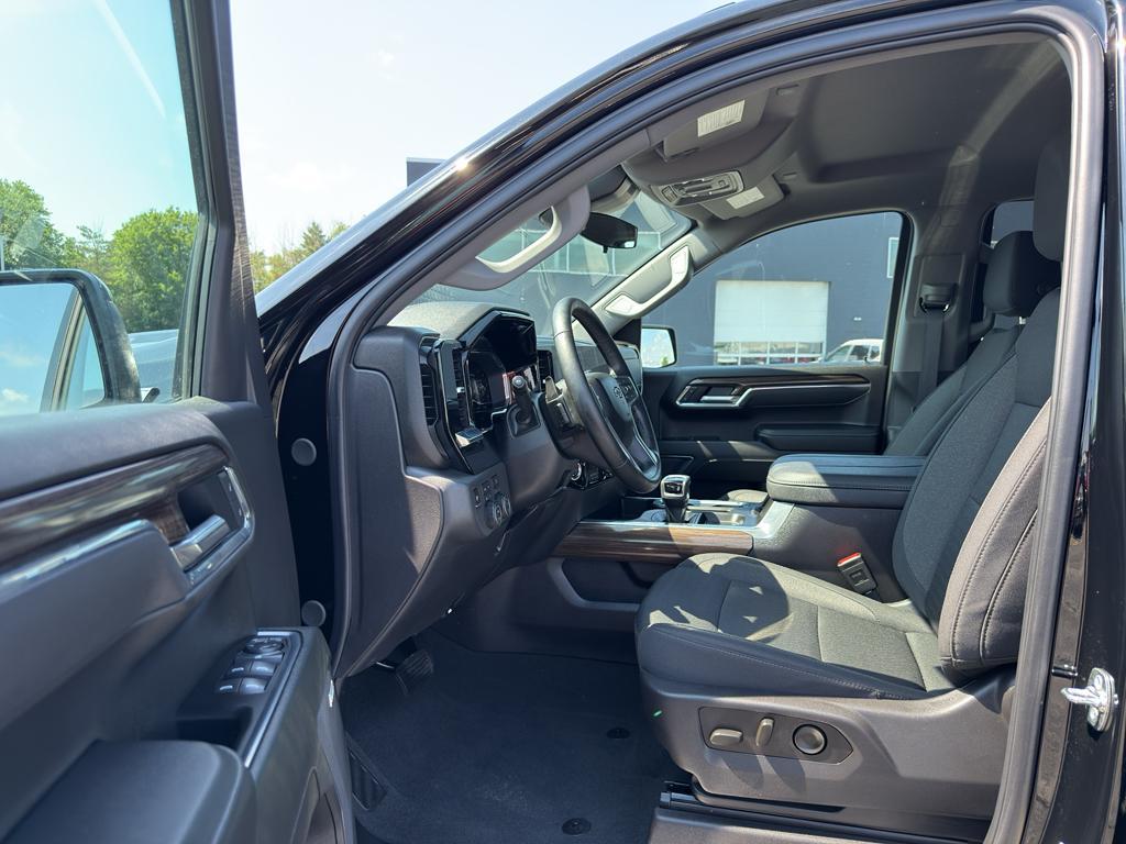 used 2025 Chevrolet Silverado 1500 car, priced at $59,990