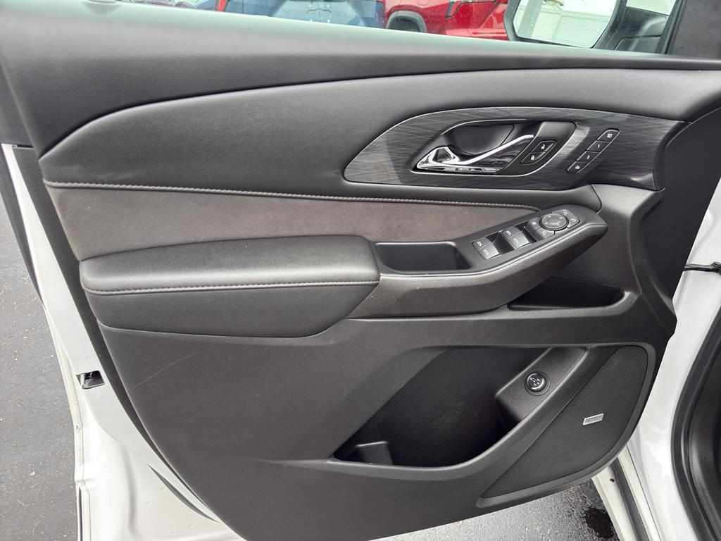 used 2022 Chevrolet Traverse car, priced at $37,690