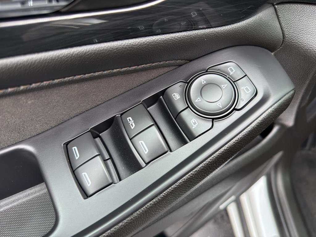 used 2022 Chevrolet Traverse car, priced at $37,690