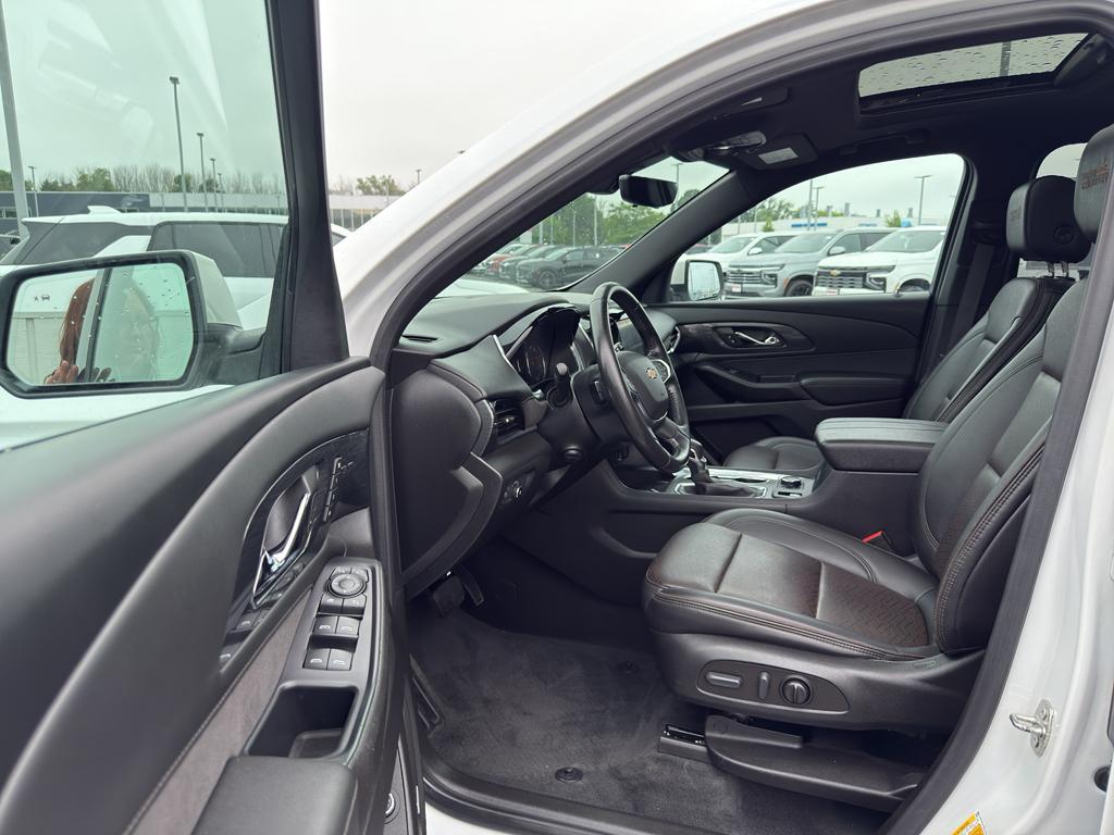 used 2022 Chevrolet Traverse car, priced at $37,690