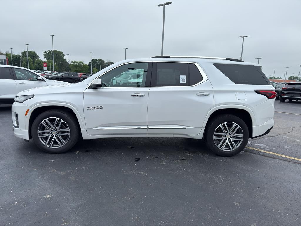 used 2022 Chevrolet Traverse car, priced at $37,690
