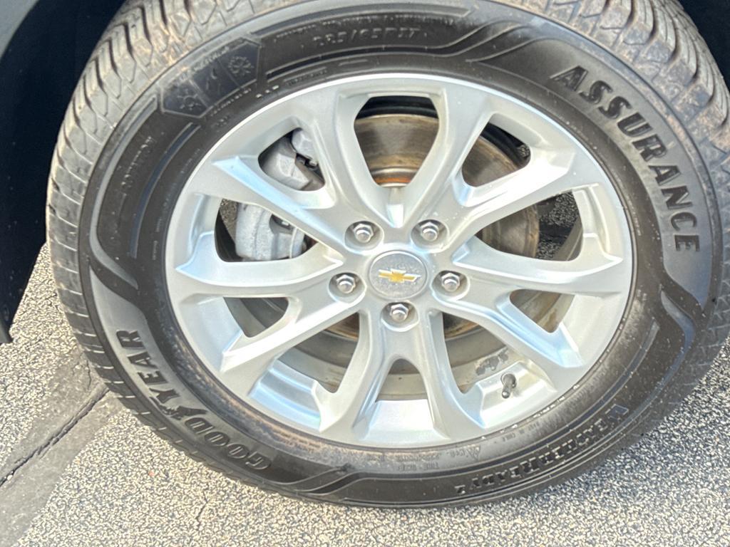 used 2021 Chevrolet Equinox car, priced at $20,990