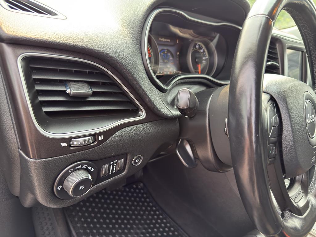 used 2021 Jeep Cherokee car, priced at $23,395