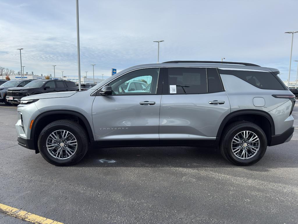 used 2025 Chevrolet Traverse car, priced at $41,990