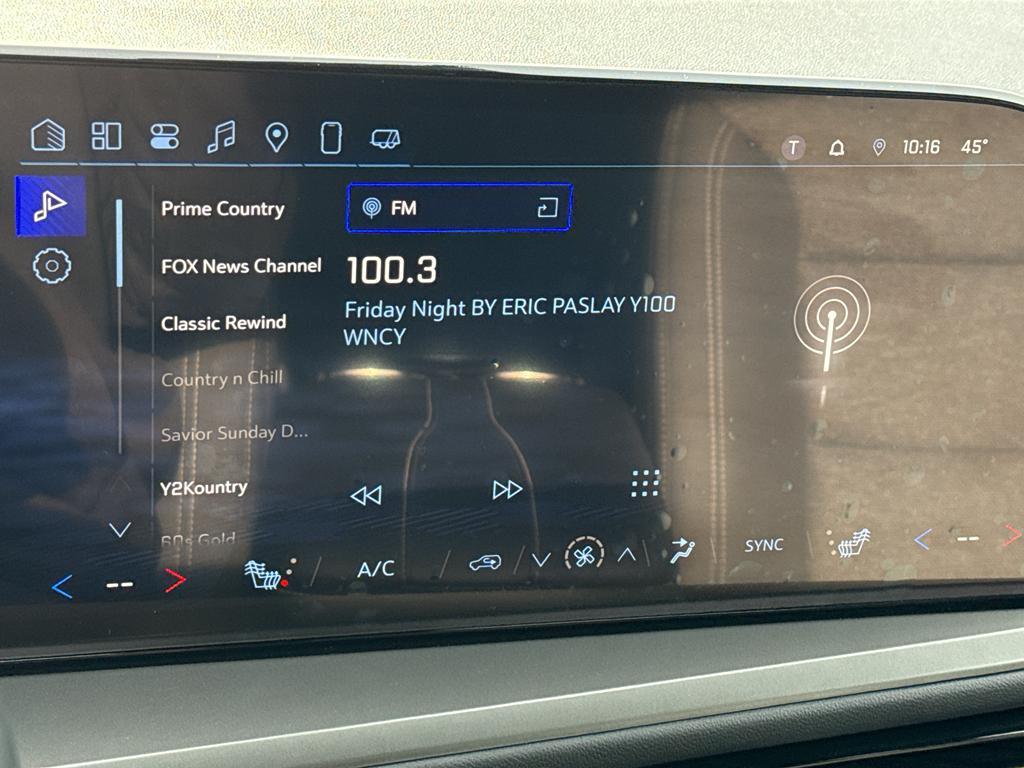 used 2025 Chevrolet Traverse car, priced at $41,990