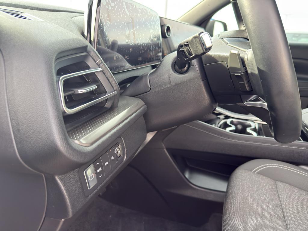 used 2025 Chevrolet Traverse car, priced at $41,990