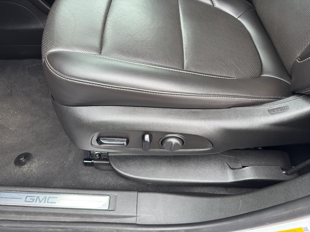 used 2023 GMC Acadia car, priced at $26,599