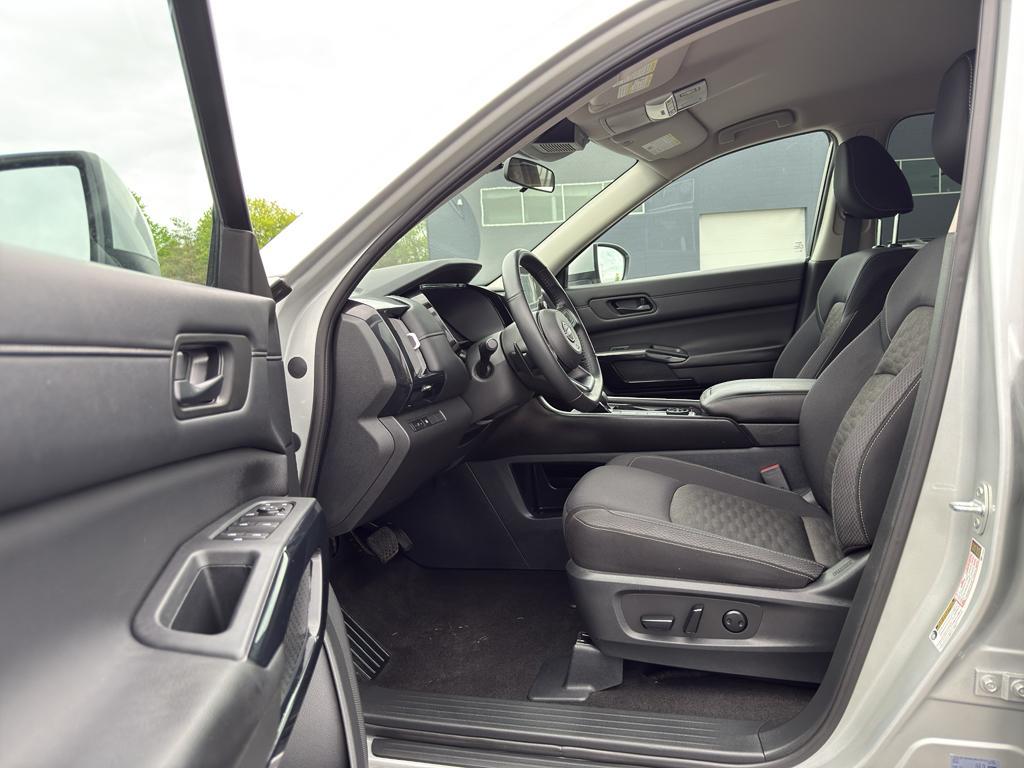 used 2024 Nissan Pathfinder car, priced at $34,790
