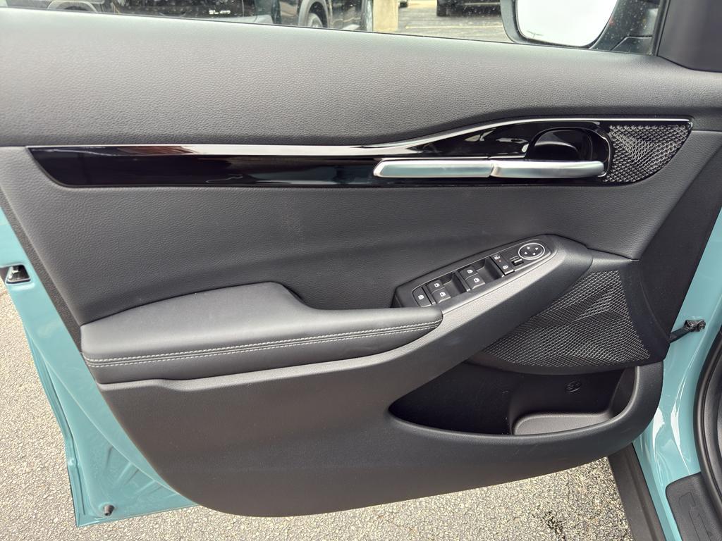 used 2025 Kia Seltos car, priced at $24,995