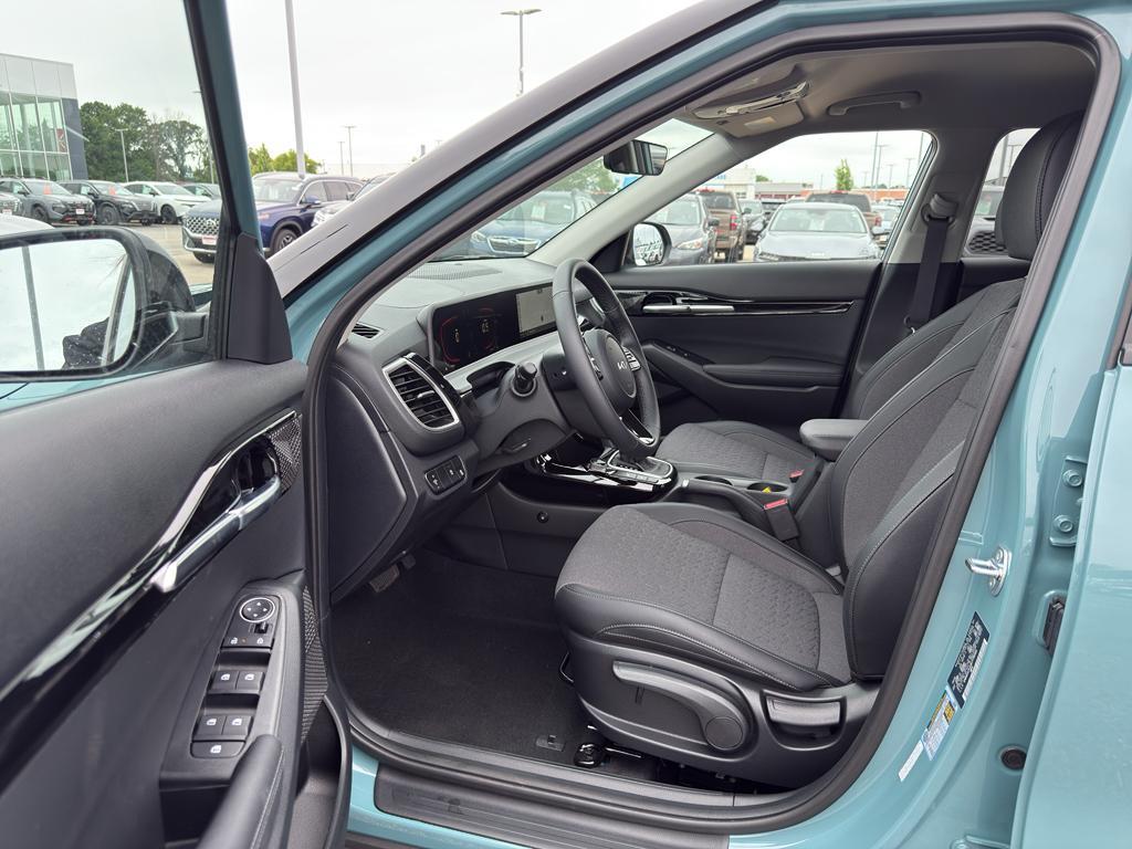 used 2025 Kia Seltos car, priced at $24,995