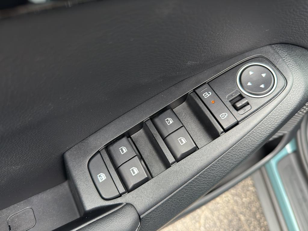 used 2025 Kia Seltos car, priced at $24,995