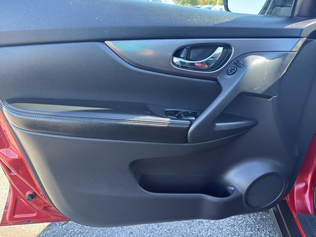 used 2015 Nissan Rogue car, priced at $12,995