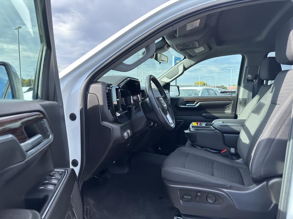 used 2023 GMC Sierra 1500 car, priced at $43,490