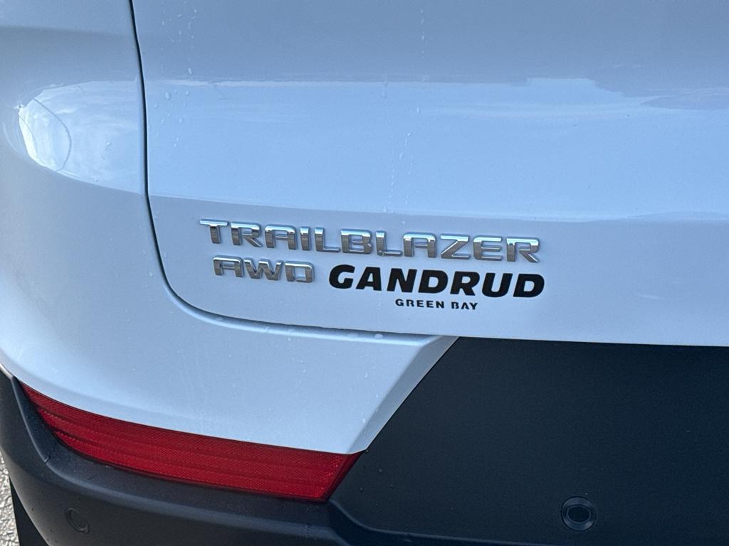 used 2024 Chevrolet TrailBlazer car, priced at $27,490